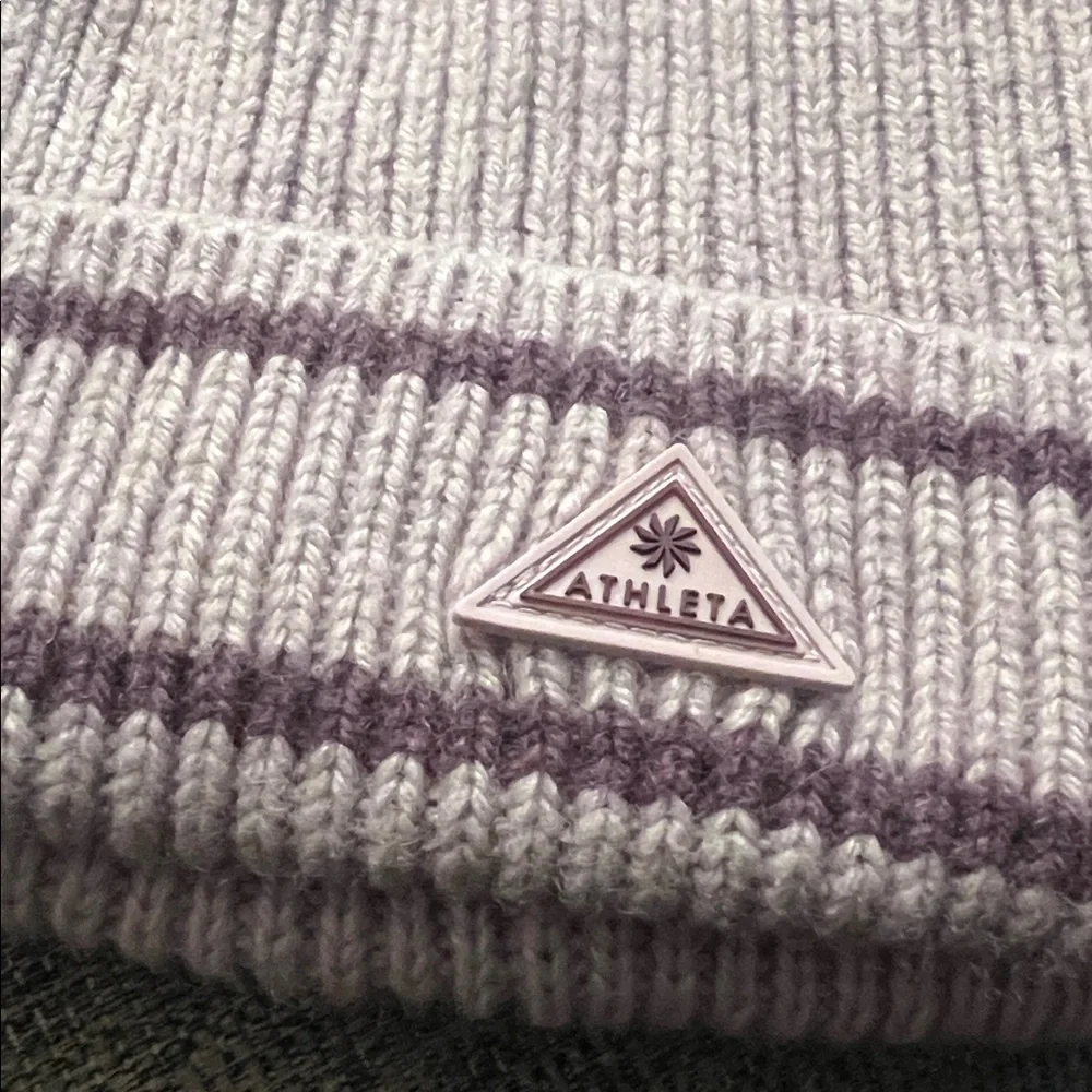 Athleta Daily Knit Beanie One Size Cashmere Wool Blend in Lavender and White - Picture 3 of 5